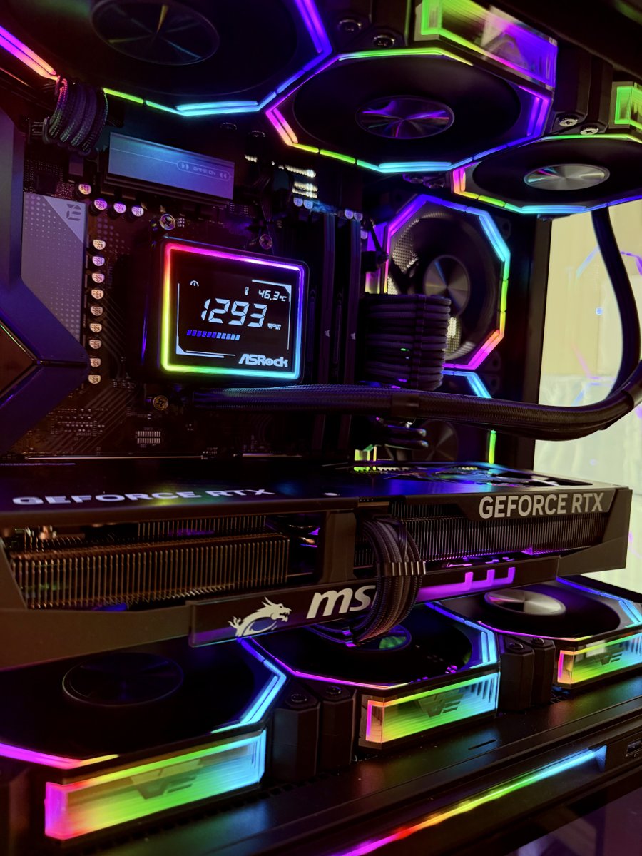 Inside the G7 Black Beast: RGB infinity fans, liquid cooling and an MSI GeForce RTX graphics card